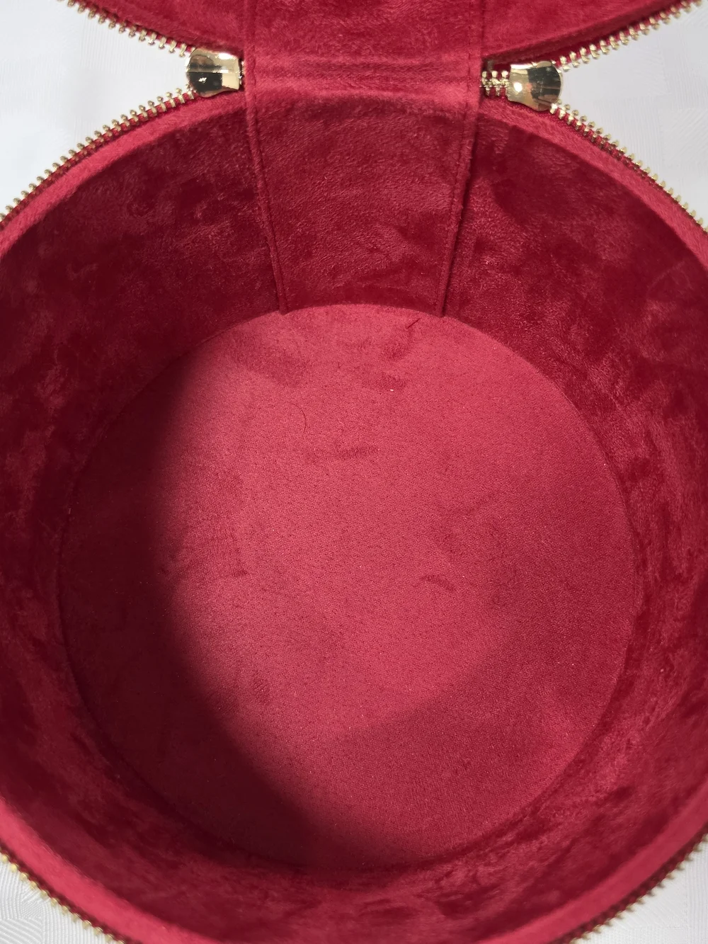 Bobbi Brown Red Round Cosmetic Case with Gold Hardware